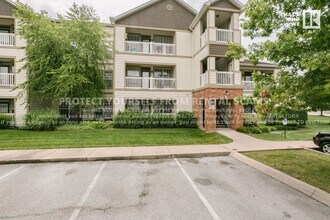 Building Photo - 4261 NE Meadowcreek Circle Unit#105, Fayetteville, AR 72703