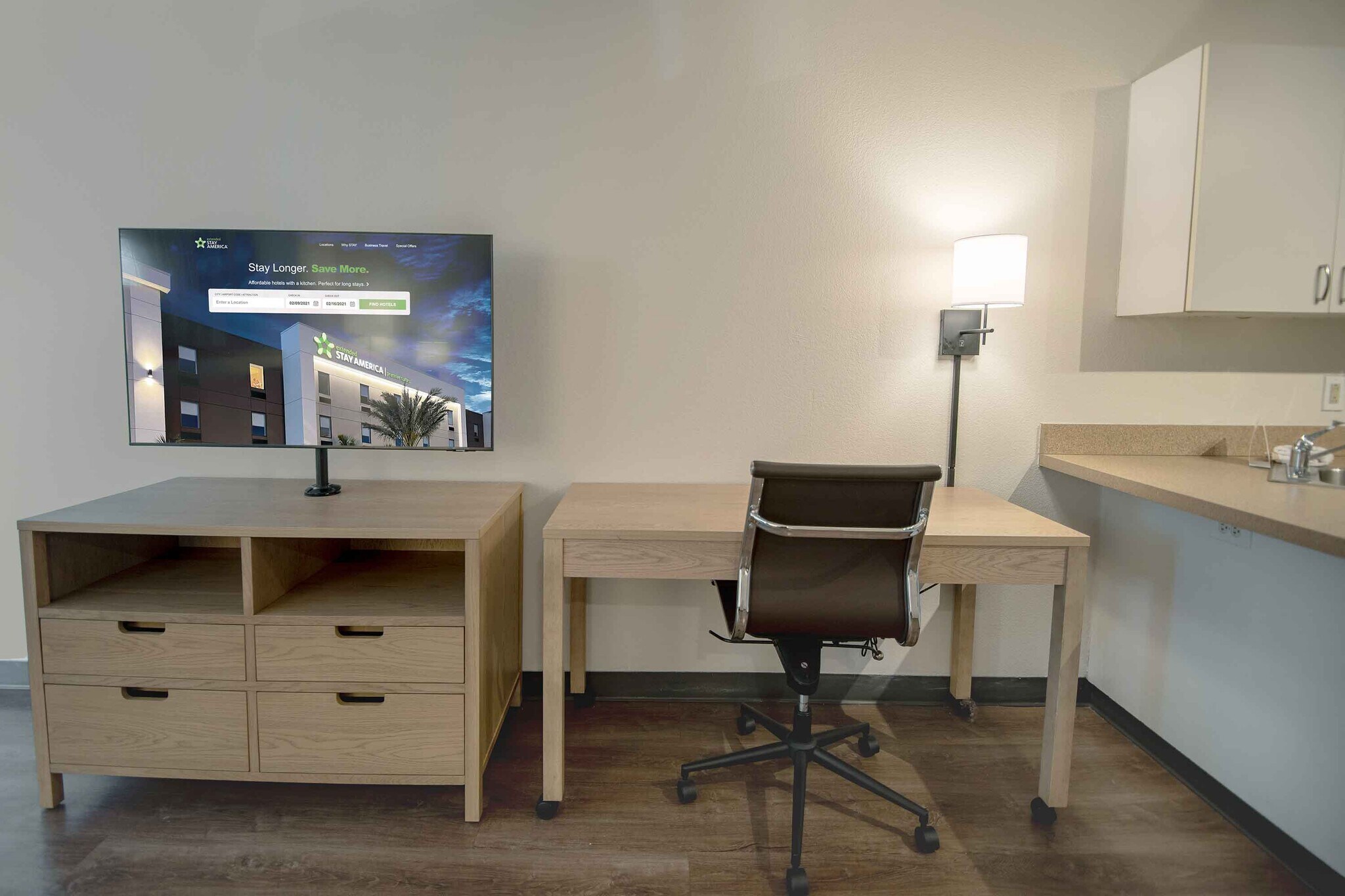 Building Photo - Furnished Studio-Orange County - Anaheim Convention Center