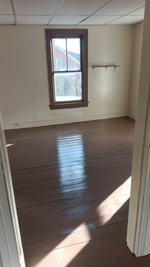 Building Photo - 648 E Princess St