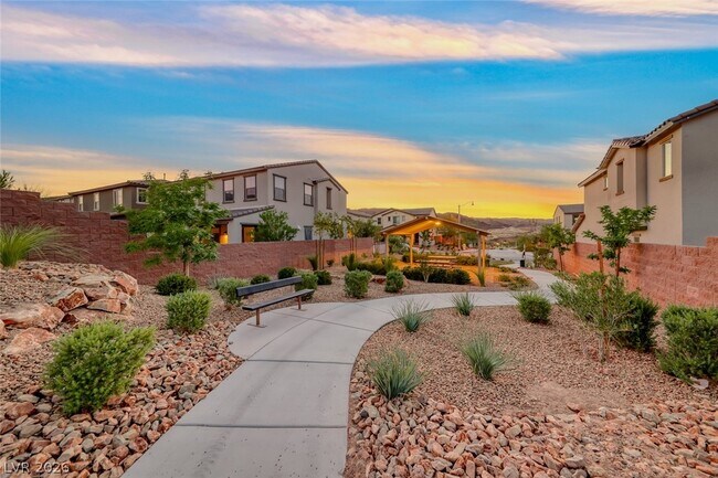 Building Photo - 11 Flora Sagio Ave