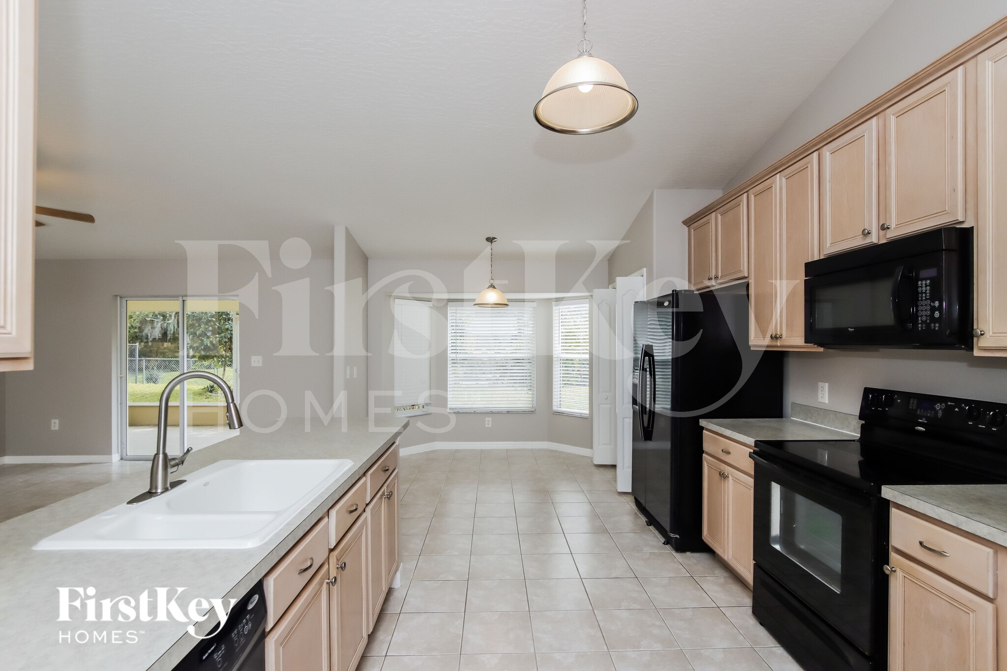 Building Photo - 766 Altara Ln NE