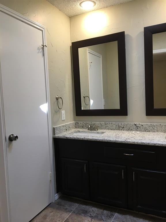 Building Photo - 3113 Kensington Dr