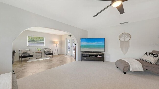 Building Photo - 6717 Roxbury Dr