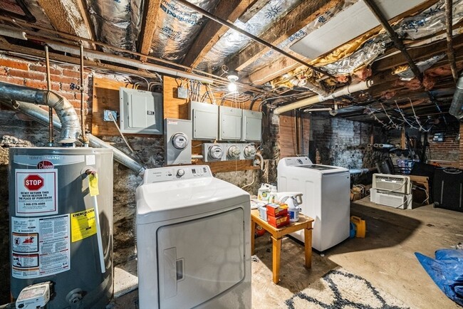 Building Photo - 30 Vinton St