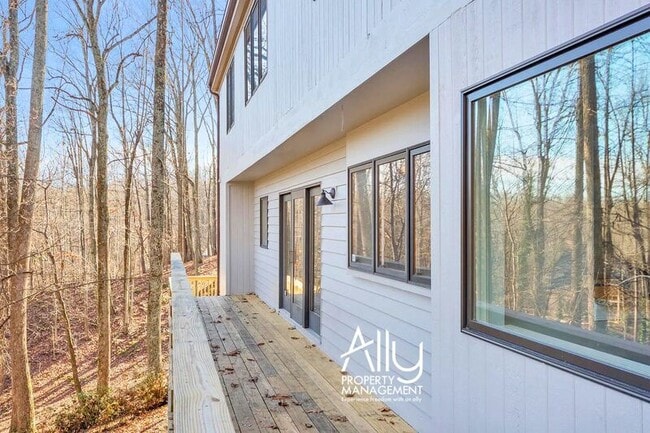 Building Photo - 501 Rookwood Pl