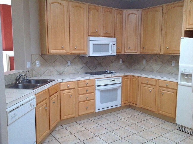 Building Photo - 5605 Bosque Vista Dr NE