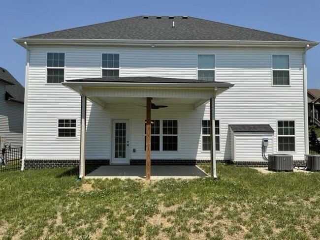 Building Photo - Available for Purchase or Rent!