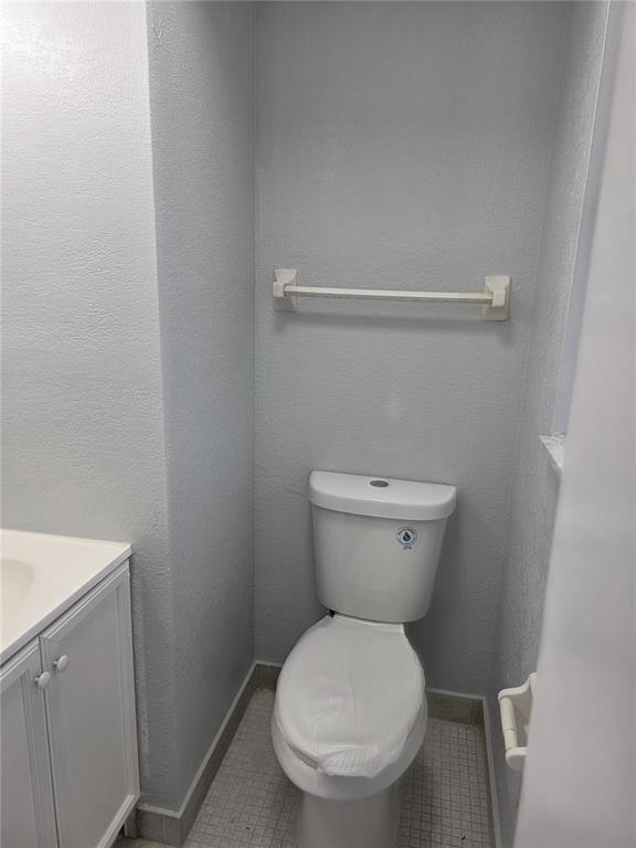 Building Photo - 7910 Colony Cir N