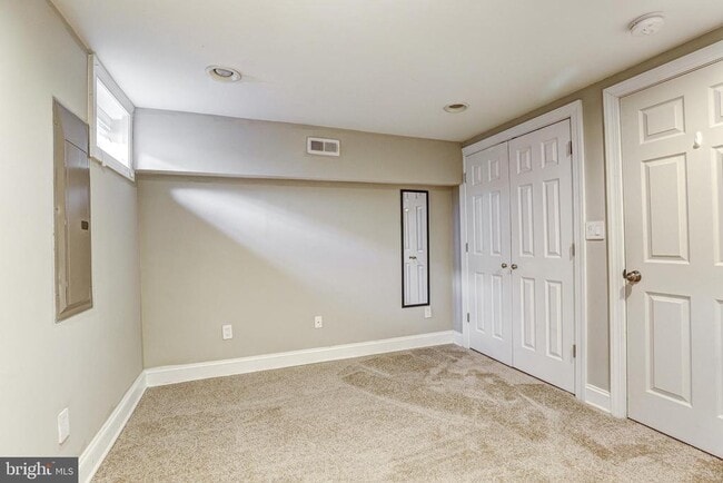 Building Photo - 505 S Lakewood Ave