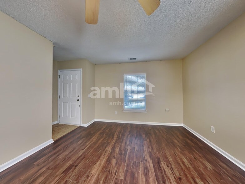 Building Photo - 3011 Mapleleaf Drive
