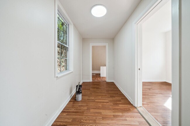 Building Photo - Spacious 3 Bedroom Home in Spring Garden (Single Family)