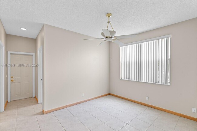 Building Photo - 4490 Foxtail Ln