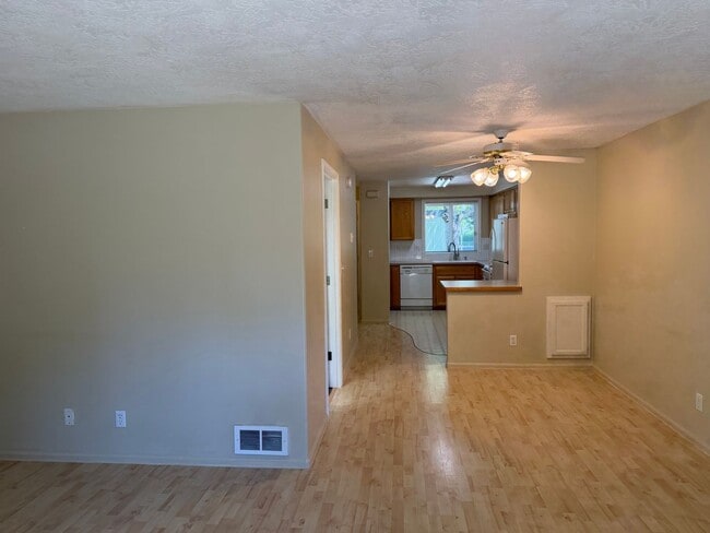 Building Photo - 1638 Fetters Loop