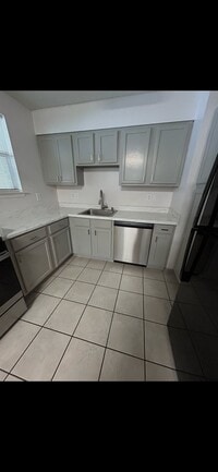 Building Photo - 1226 Gaudet Dr