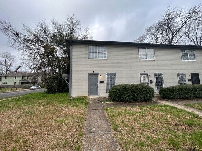 Primary Photo - 1100 Cotton Ave SW
