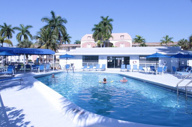 Building Photo - 440 Paradise Isle Blvd