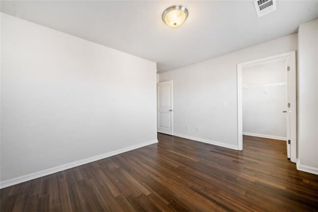 Building Photo - 6623 Rivergreen Rd