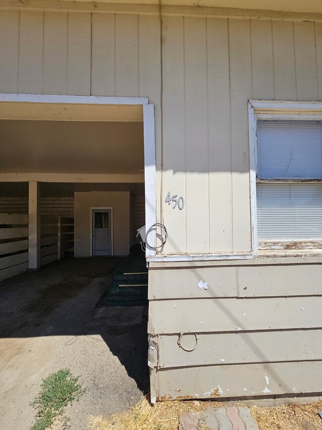 Building Photo - 450 N 3rd W