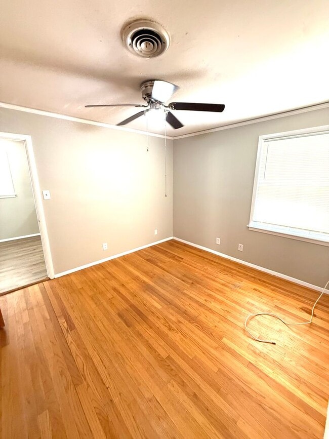 Building Photo - 3314 Bedford Ln
