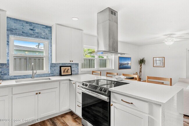 Building Photo - 440 Coconut Dr
