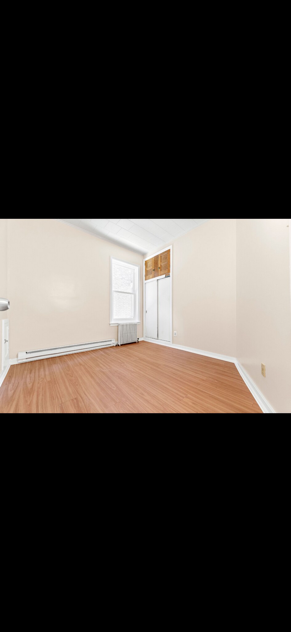 Building Photo - 1420 W Linden St