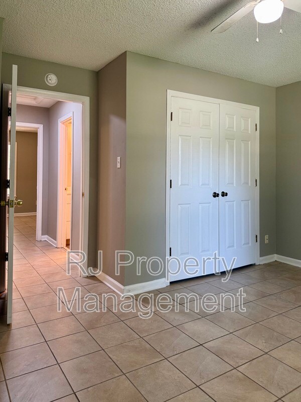 Building Photo - 4521 Stony Point Dr
