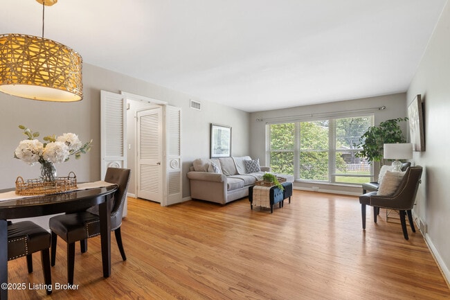 Building Photo - 2705 Riedling Dr