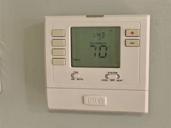 Building Photo - 2700 Summit Ave