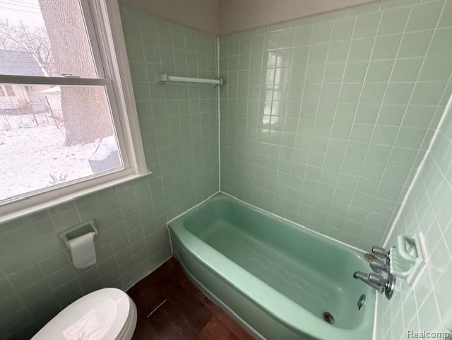 Building Photo - 358 W Elza Ave