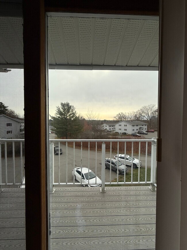 Building Photo - 826 State St