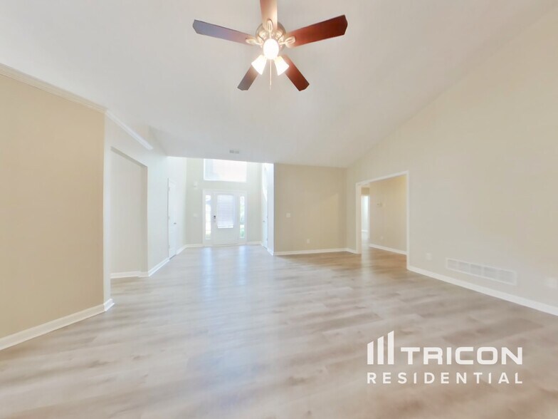 Building Photo - 136 Reid Plantation Dr