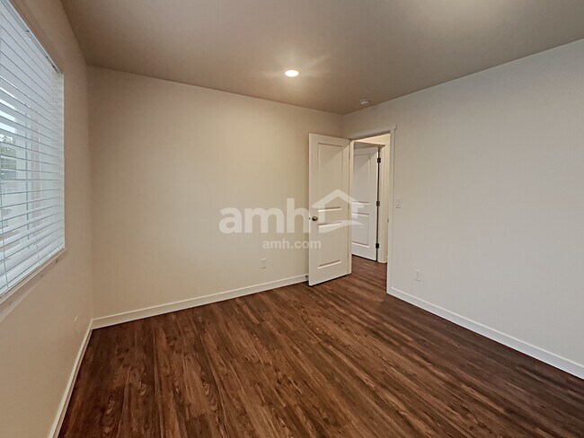 Building Photo - 1508 193rd St Ct E