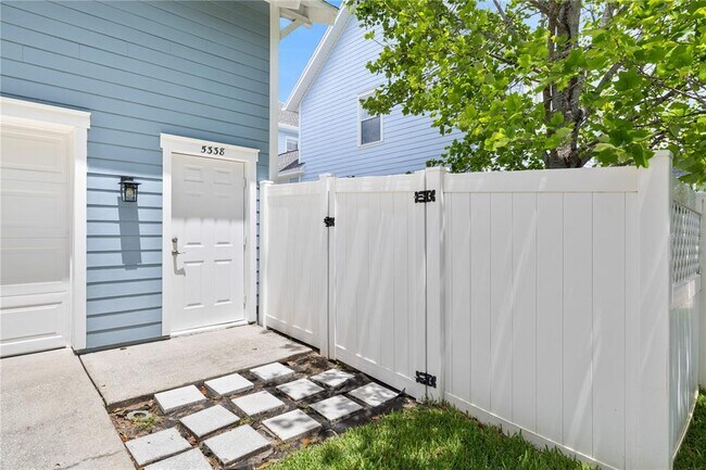 Building Photo - 5338 Ardsdale Ln