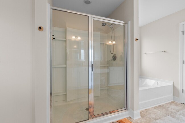 Building Photo - 152 Savannah Wood Rd