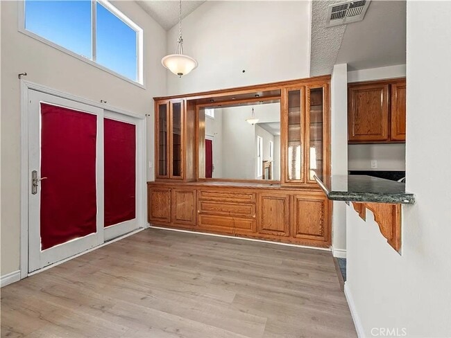 Building Photo - Luxurious 2-Bedroom Townhome with Loft in ...