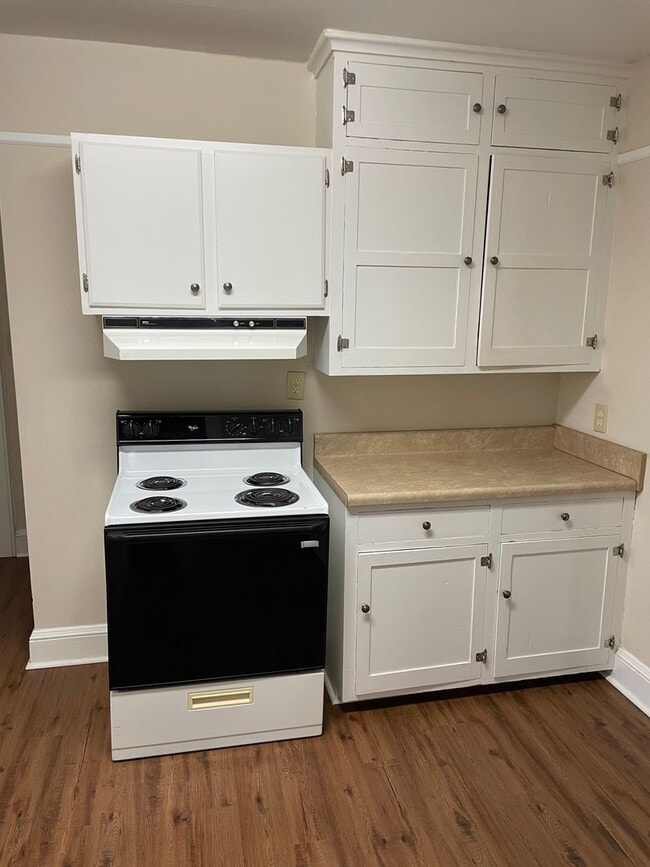 Building Photo - 2 Bedroom Apartment - Statesville Downtown