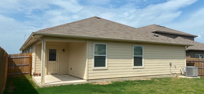 Building Photo - Great 4 Bedroom home with Open floor plan