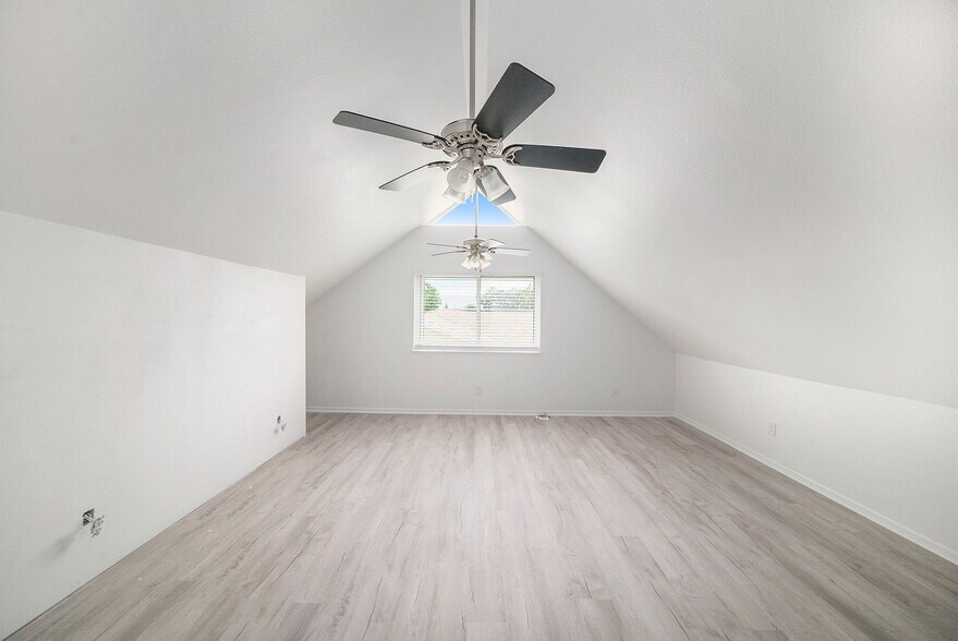 Building Photo - 4711 Travertine Dr