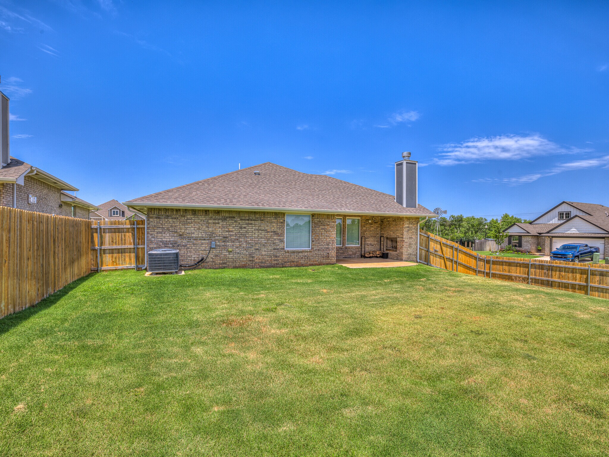 Building Photo - 3716 Pettit Blvd
