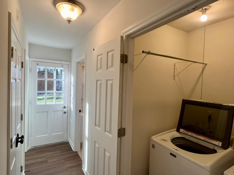 Building Photo - 730 Pineborough Rd