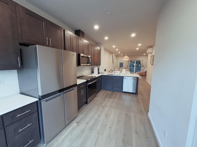 Building Photo - 1820 201st Pl SE