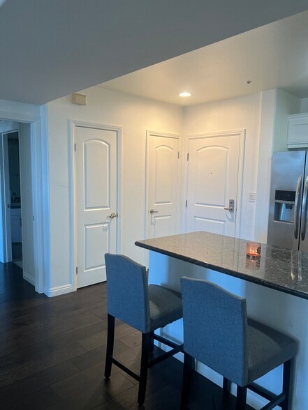 Building Photo - 3740 Santa Rosalia Dr