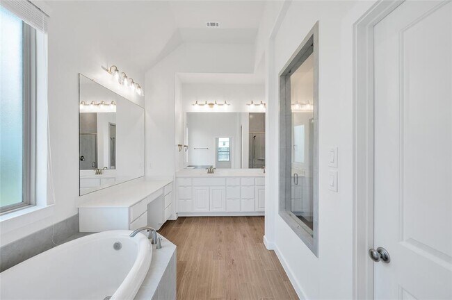 Building Photo - 30218 Indigo Falls Dr
