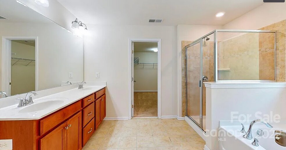 Building Photo - 10323 Rutledge Ridge Dr NW