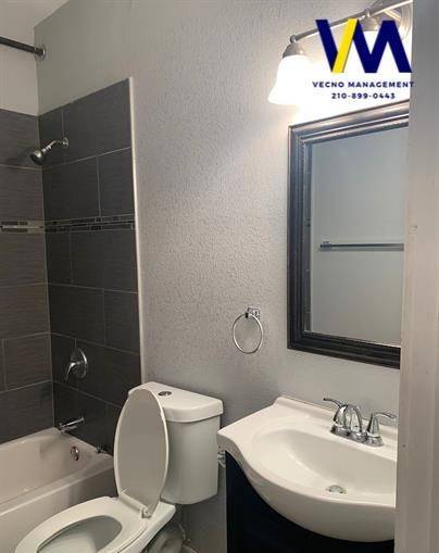 Building Photo - 2305 Pinn Rd