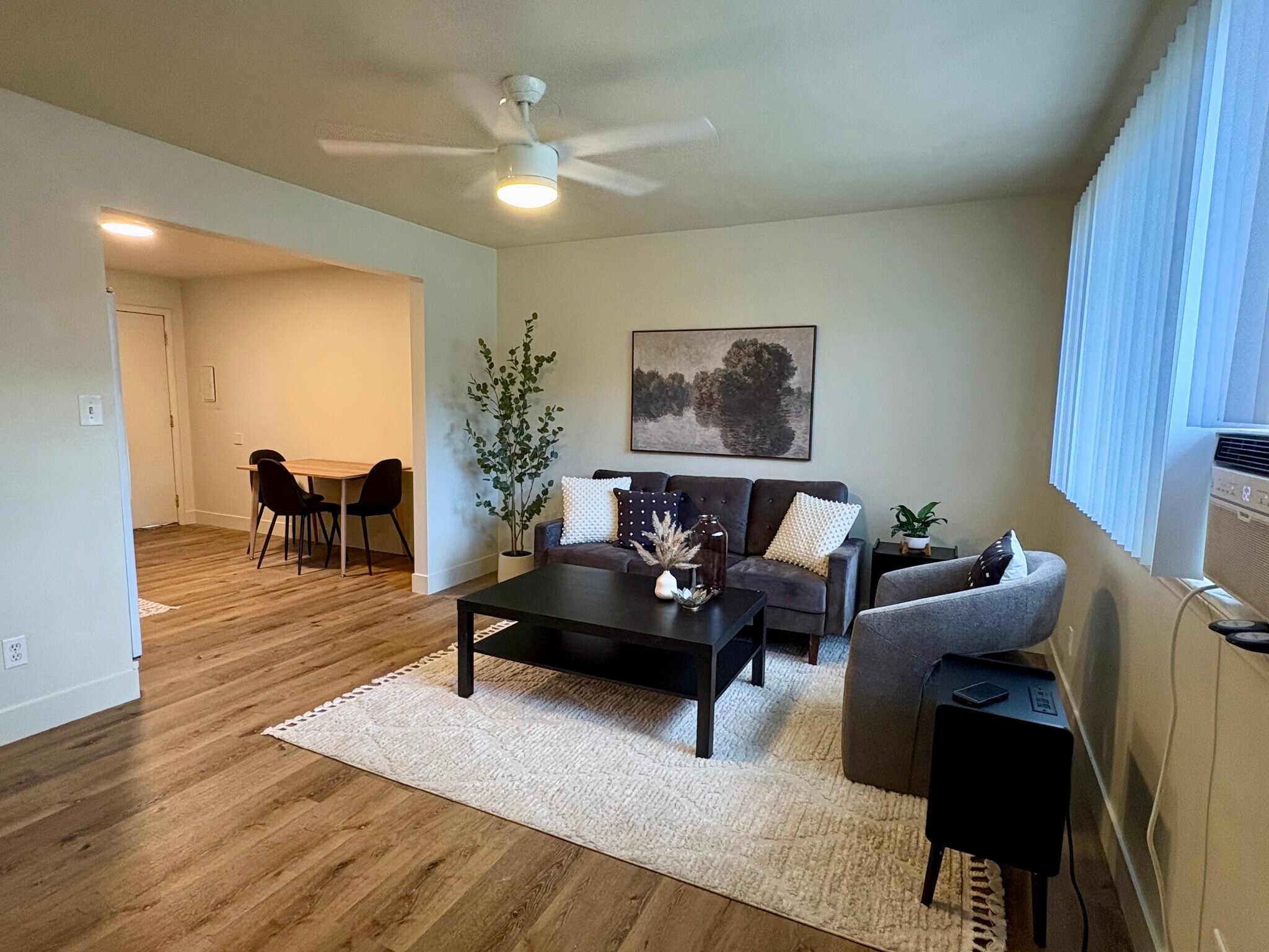 Building Photo - 285 N 300 W