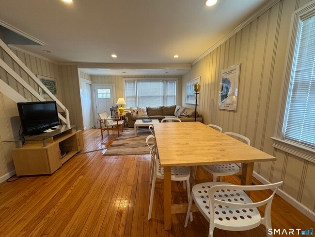 Building Photo - 42 Parkway S