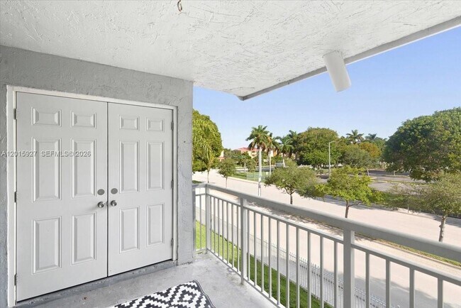 Building Photo - 8660 SW 212th St