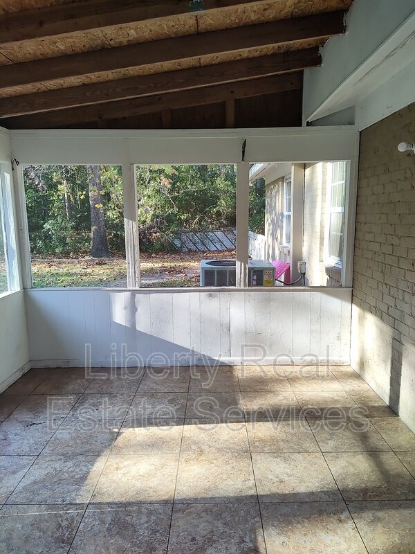 Building Photo - 3 Dogwood St