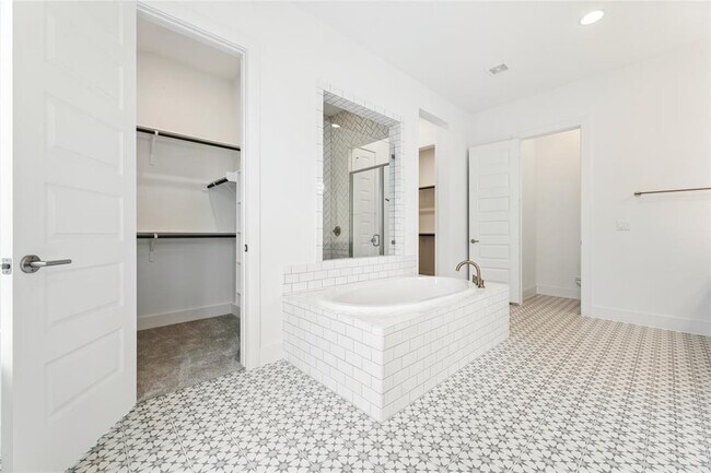 Building Photo - 7608 Boyd Hvn Dr